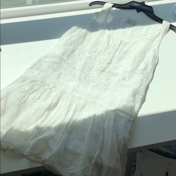 White top - Picture 3 of 6